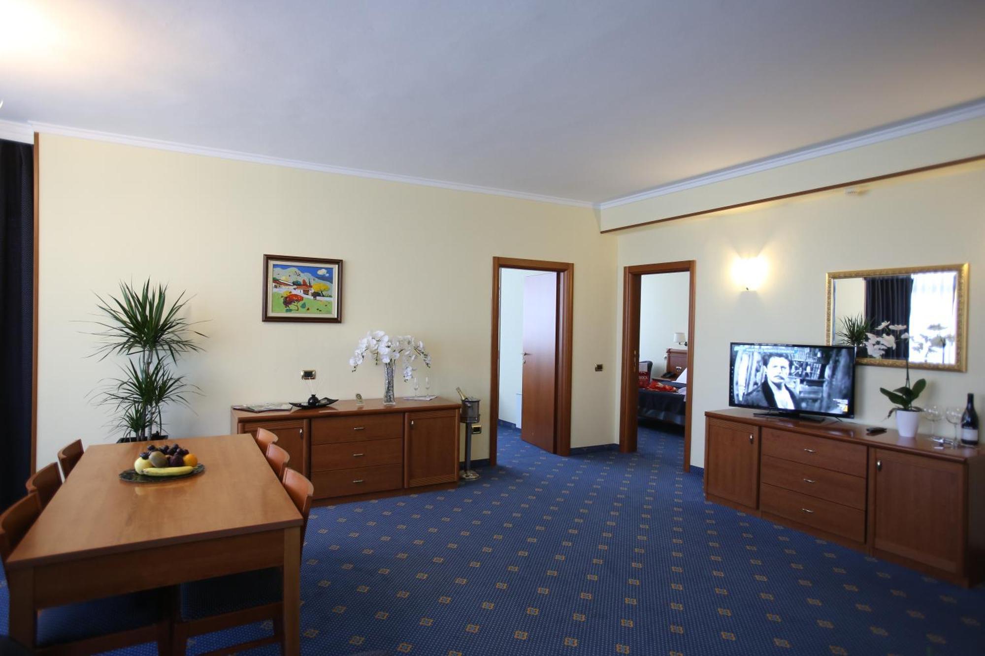 Hotel Continental Vore Room photo